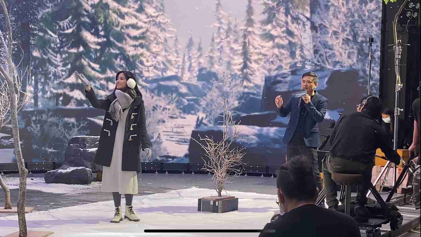 彩霸王以ALED先进显屏技术，，，与金马奖视觉特效团队“再现影像”携手合作打造LED虚拟摄影棚，，提供沉浸式表演体验，，，，并精简拍摄成本与时间