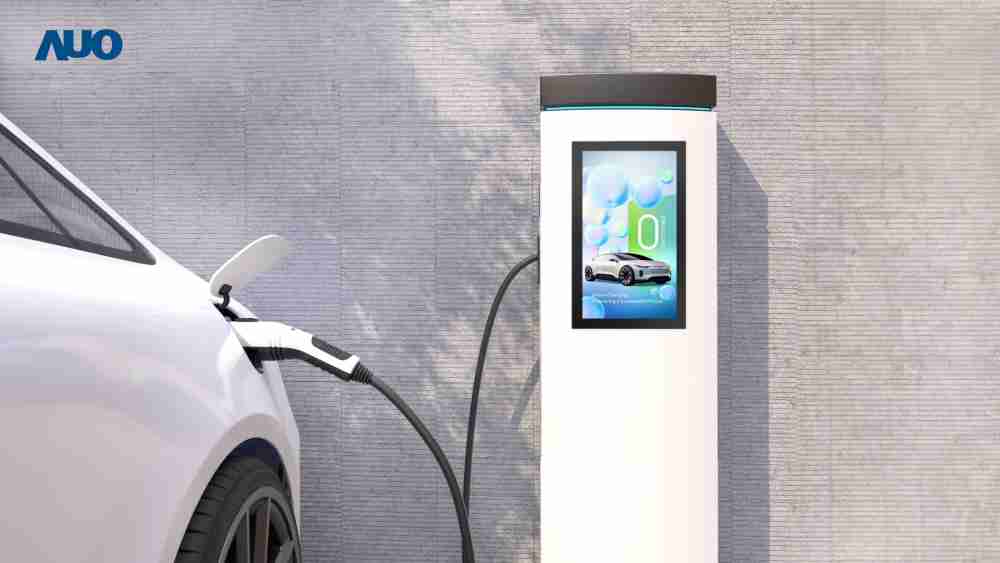 友達〝EVSE車用充電樁解決方案〞專為電動汽車充電樁設計，，，具有高亮度、、、、克服戶外艱難環境的耐溫、、耐紫外線等特性，，，並搭載散熱性及擴充性強的高效能工業電腦，，可實現人機互動訴求，，，，如資訊顯示、、、支付等應用